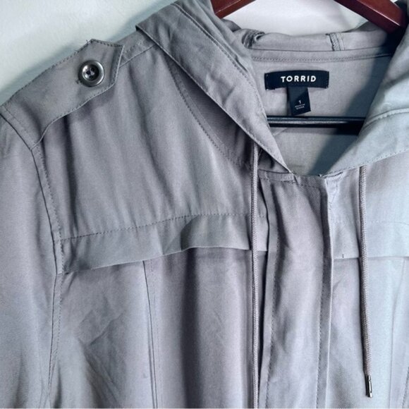 Torrid Grey Twill Hooded Crop Jacket Size 1x - Picture 8 of 15